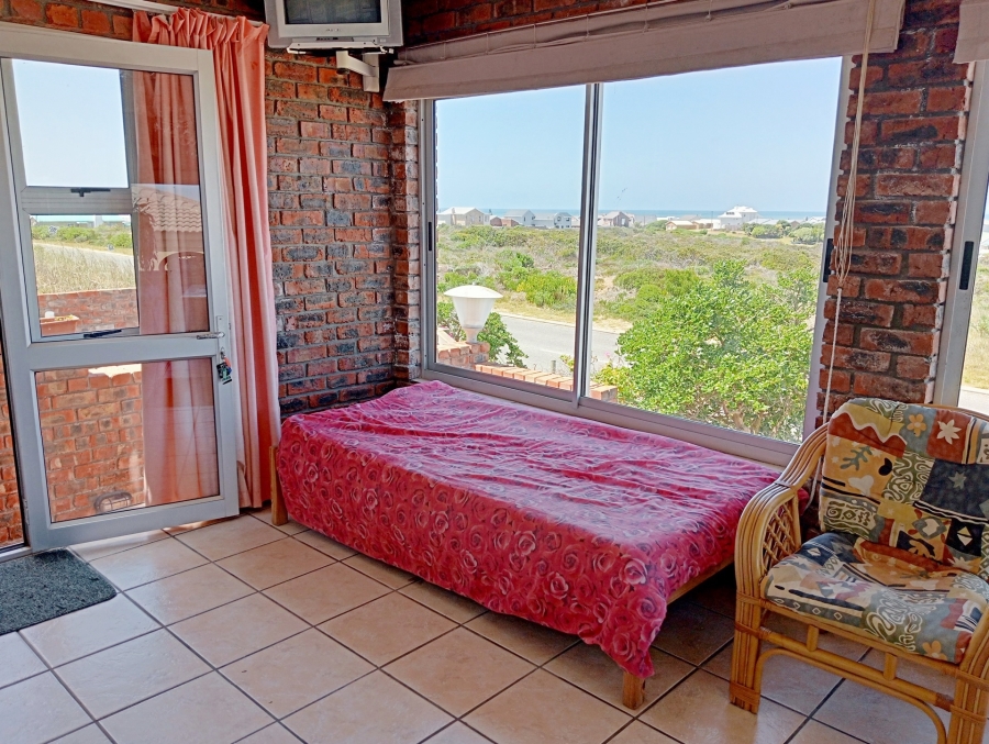4 Bedroom Property for Sale in Struisbaai Western Cape